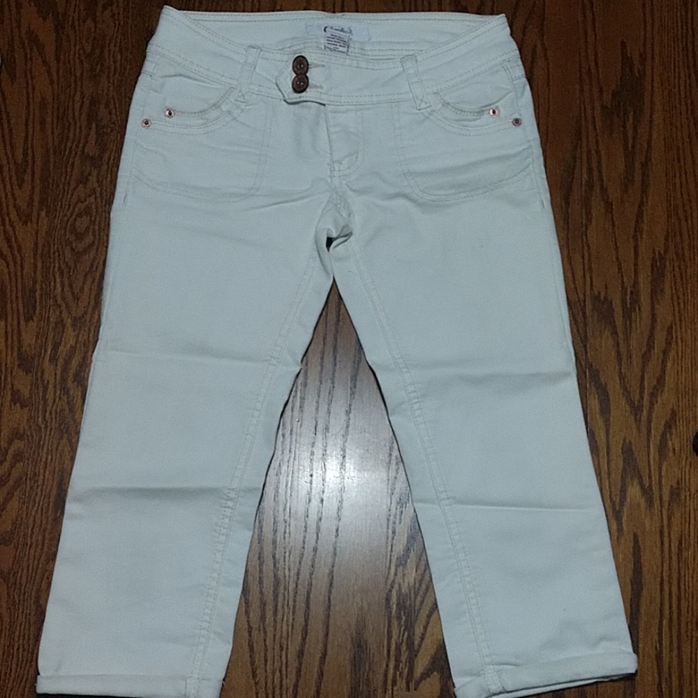 White candies capris